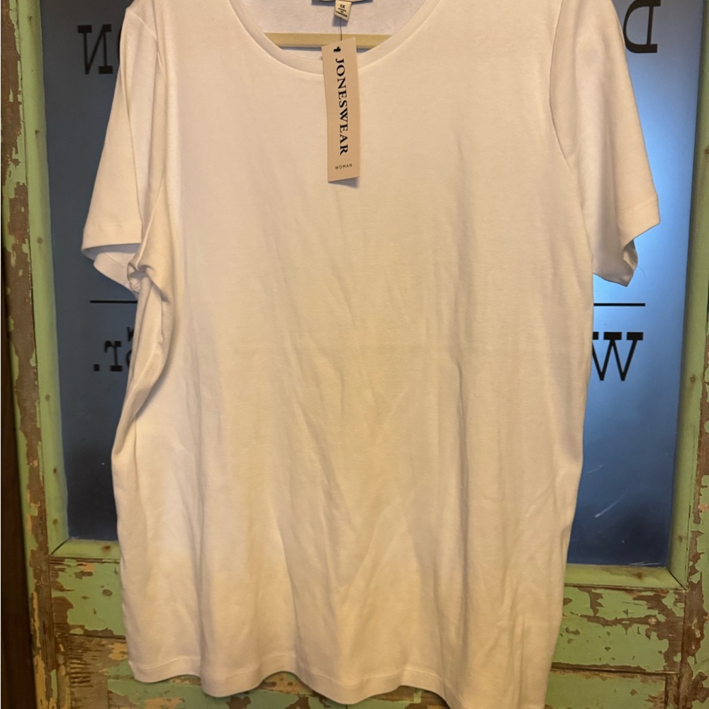 Jones Wear Cream Top NWT
